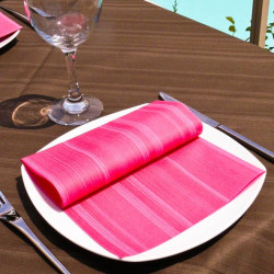 Tovaglia in Airlaid SOUL FUCSIA   You&Me Rotolo 40x120cm -160 Pz
