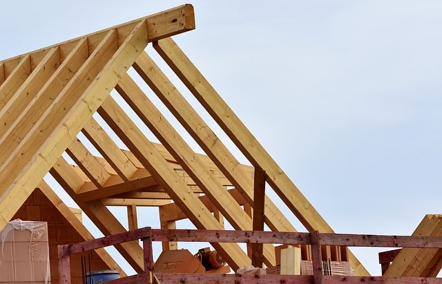 come si fa un tetto in legno